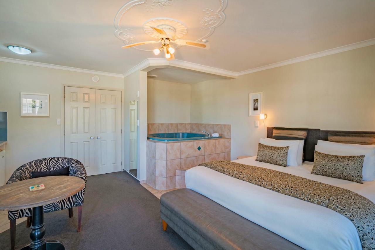 موتيل روتوروا أكوموديشن آند سبا سيلفر فرن المظهر الخارجي الصورة A room at the hotel