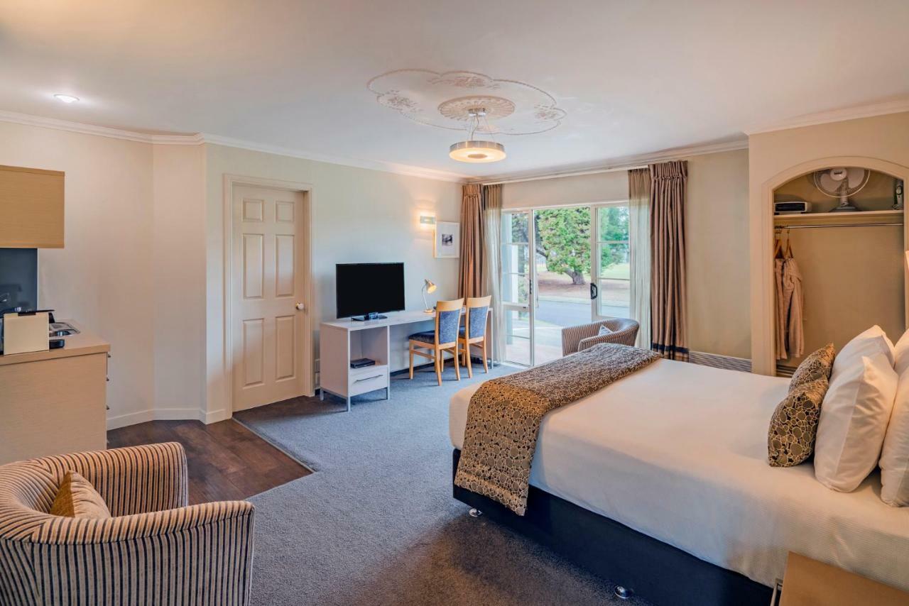 موتيل روتوروا أكوموديشن آند سبا سيلفر فرن المظهر الخارجي الصورة A typical hotel room