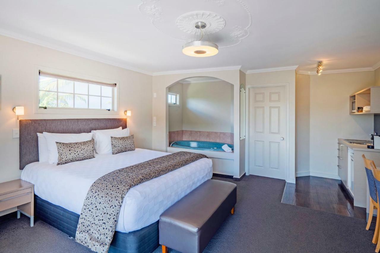 موتيل روتوروا أكوموديشن آند سبا سيلفر فرن المظهر الخارجي الصورة A suite at the hotel
