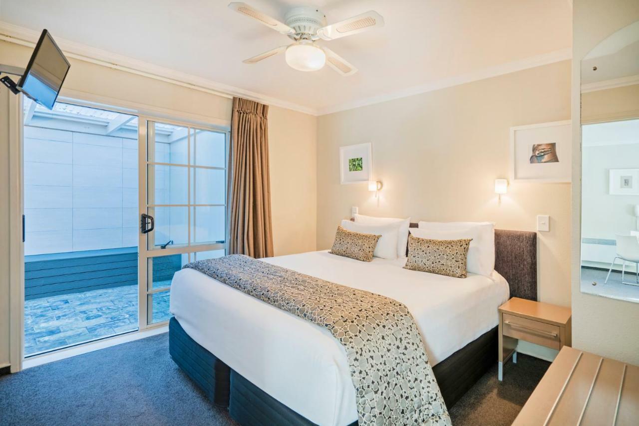 موتيل روتوروا أكوموديشن آند سبا سيلفر فرن المظهر الخارجي الصورة A bedroom at the hotel
